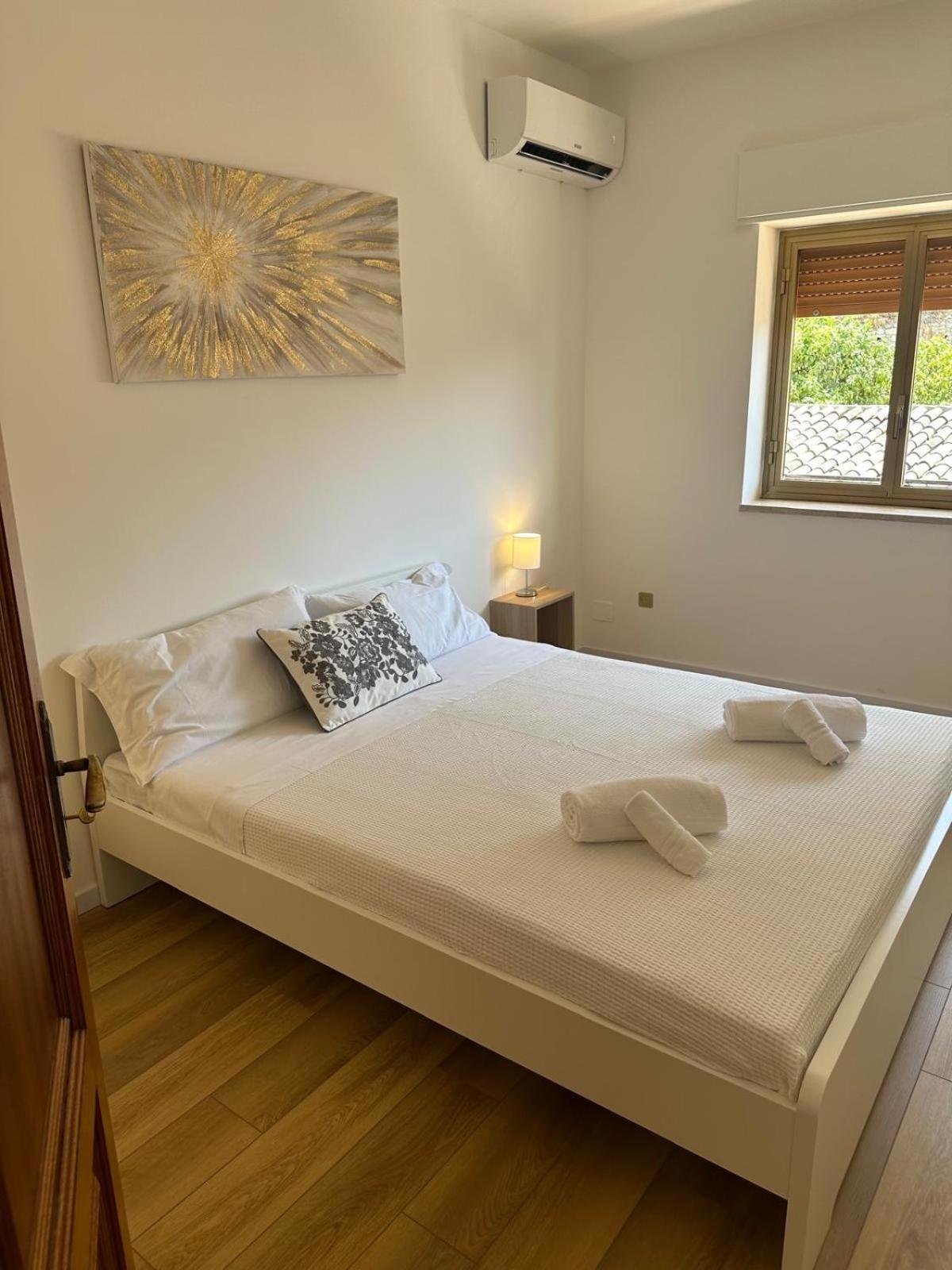 We Home Taormina Center With Parking Exterior photo
