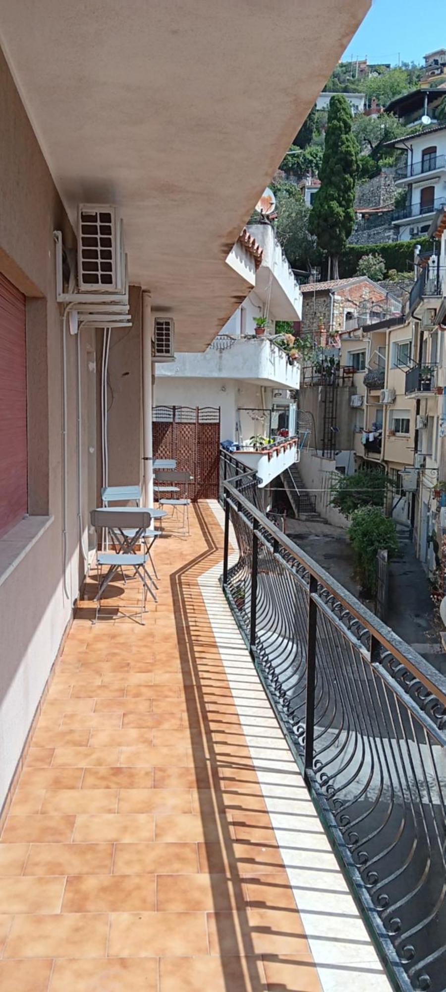 We Home Taormina Center With Parking Exterior photo